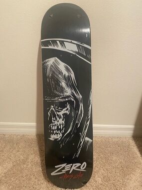 Men’s Black Graphic Skateboard Deck